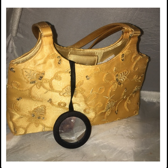 Yellow Silk Embroidered evening bag NWOT - Picture 2 of 2